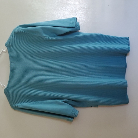 RQT short sleeved sweater top, teal, super cute - Picture 2 of 5
